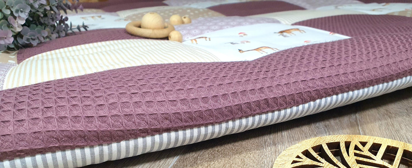3-4cm dicke Krabbeldecke - Patchwork - Waffelpique Decke - Babydecke - mit Namen personalisierbar - Mauve Beige Tiere Giraffe