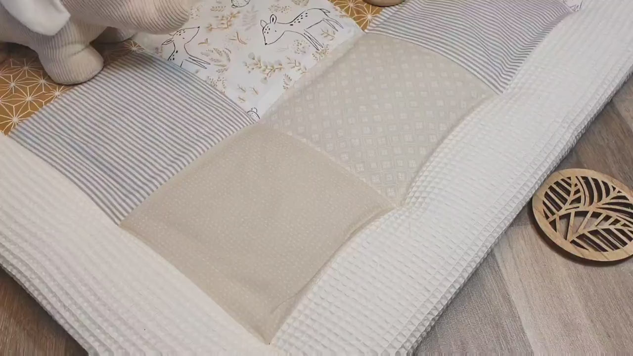 Krabbeldecke - Waffelstoff- Patchwork - Decke - Babydecke - WALDTIERE  / beige / senf / altweiß - 3-4cm dick - mit Namen - Reh / Häschen