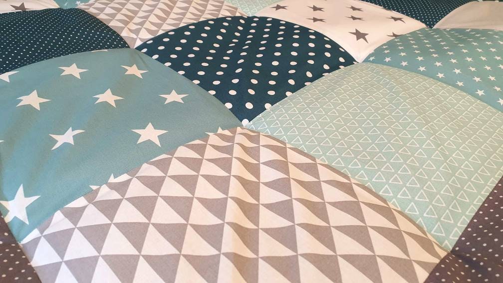 KRABBELDECKE - PATCHWORK - Decke - Babydecke - petrol mint grau weiß - personalisierbar mit Namen / Datum / Uhrzeit / Größe / Gewicht
