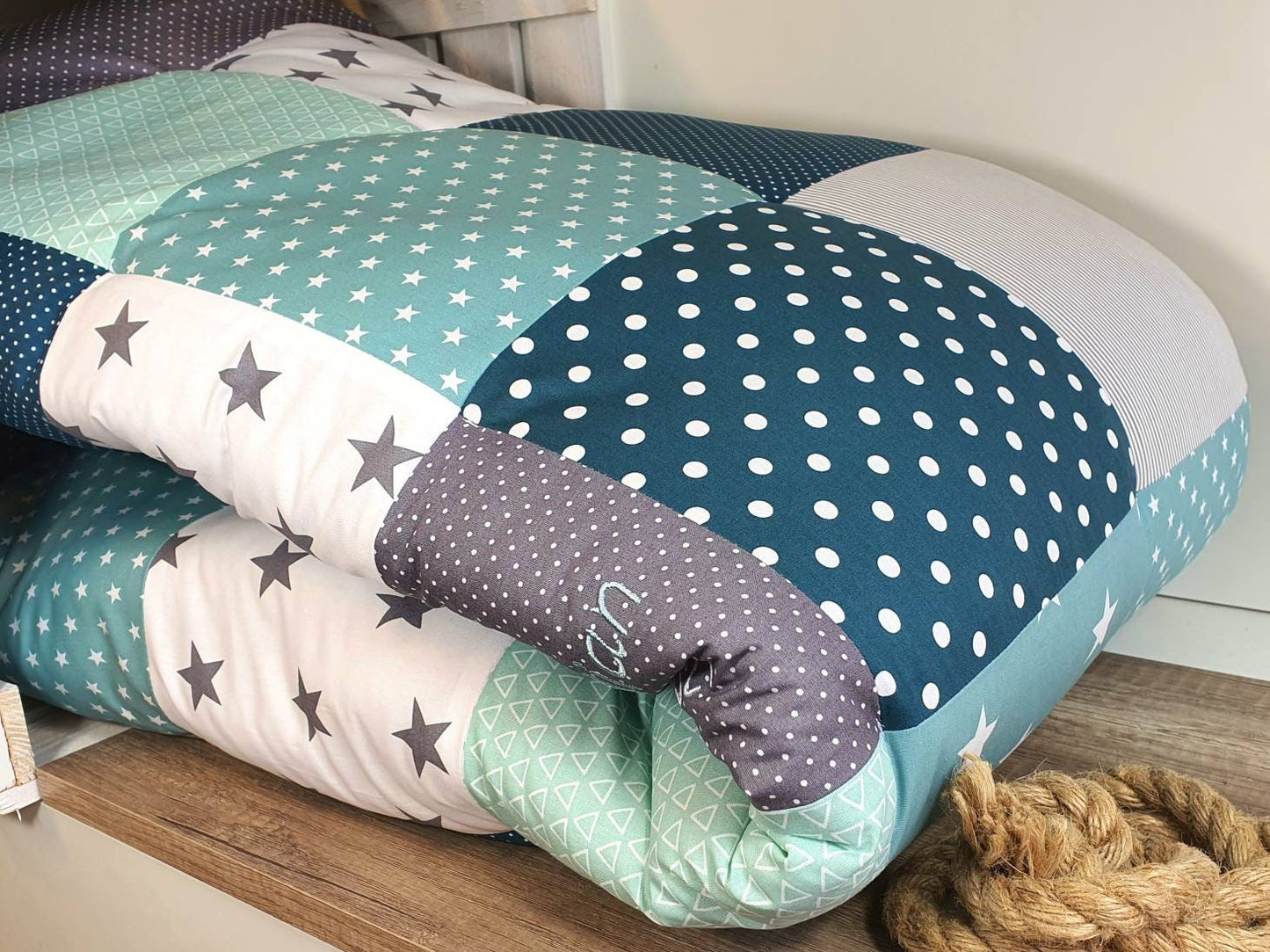 KRABBELDECKE - PATCHWORK - Decke - Babydecke - petrol mint grau weiß - personalisierbar mit Namen / Datum / Uhrzeit / Größe / Gewicht