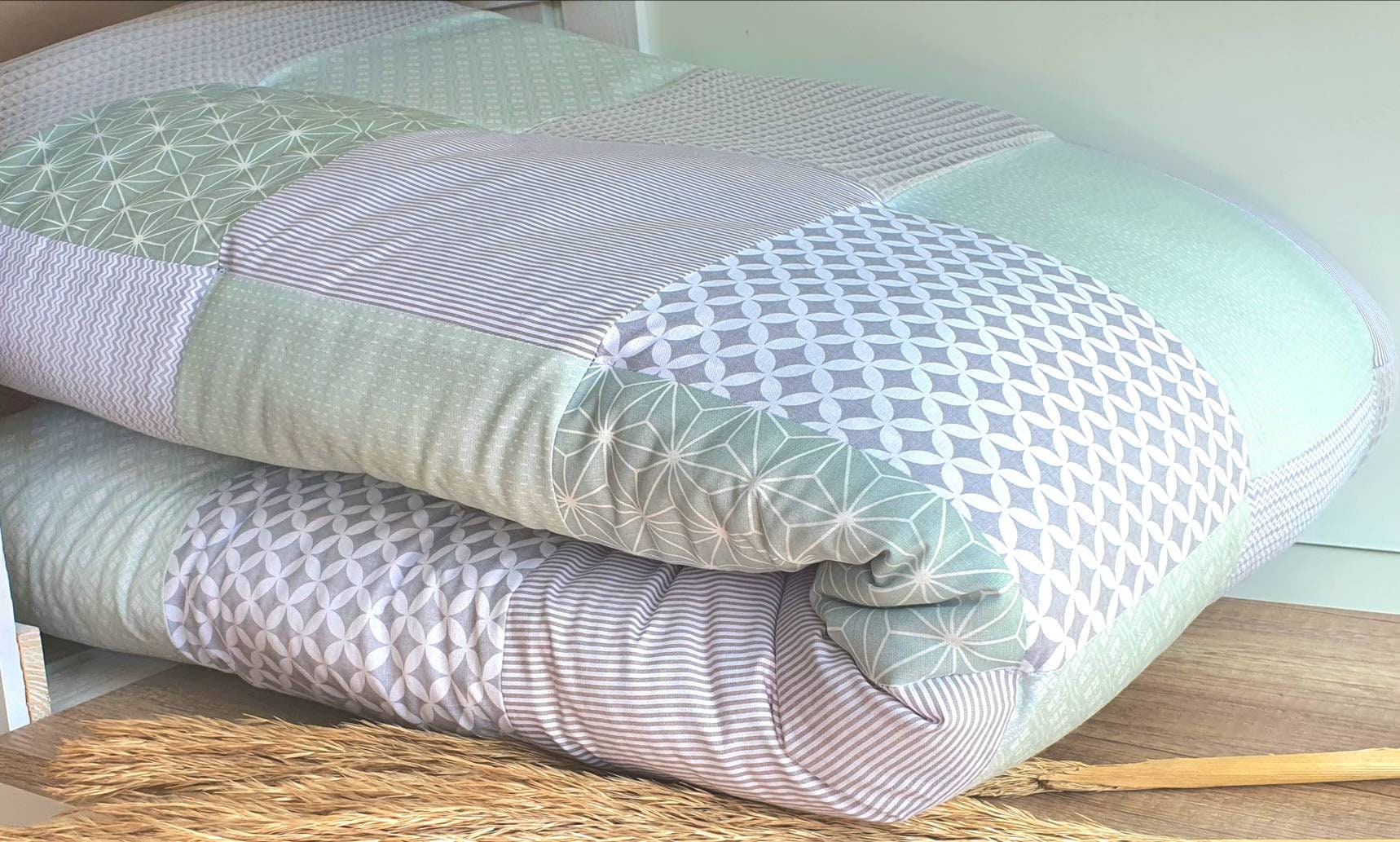KRABBELDECKE - WAFFELSTOFF Patchwork - Decke - Babydecke - Mint/Grau/Weiß - personalisierbar mit Namensstickerei - SALBEI grün  / hellgrau