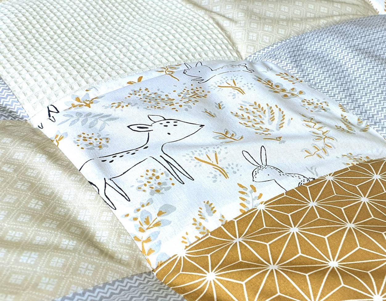 KRABBELDECKE - WAFFELSTOFF- Patchwork - Decke - Babydecke - WALDTIERE  / beige / senf / altweiß - personalisierbar mit Namen - Reh / Häschen