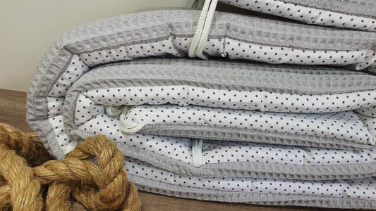 GRID CUSHION - PLAYPEN GRID PROTECTION - Waffle fabric waffle pellique * dots light grey white