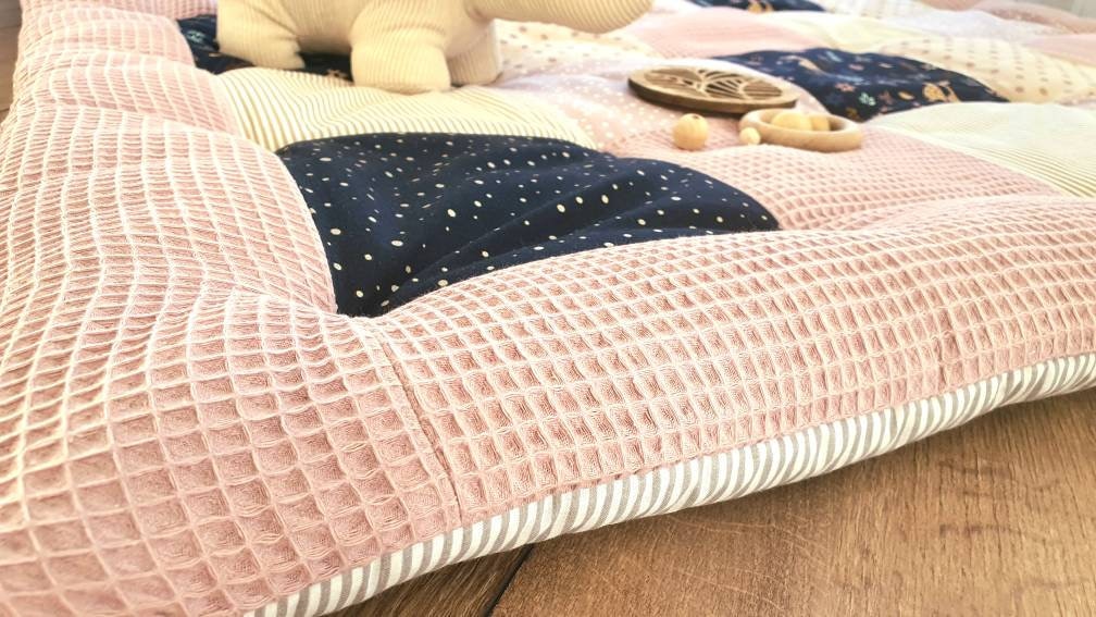 Krabbeldecke - Patchwork - Waffelpique Decke - Babydecke -  mit Namen personalisierbar - ALTROSA / Tiere Giraffe