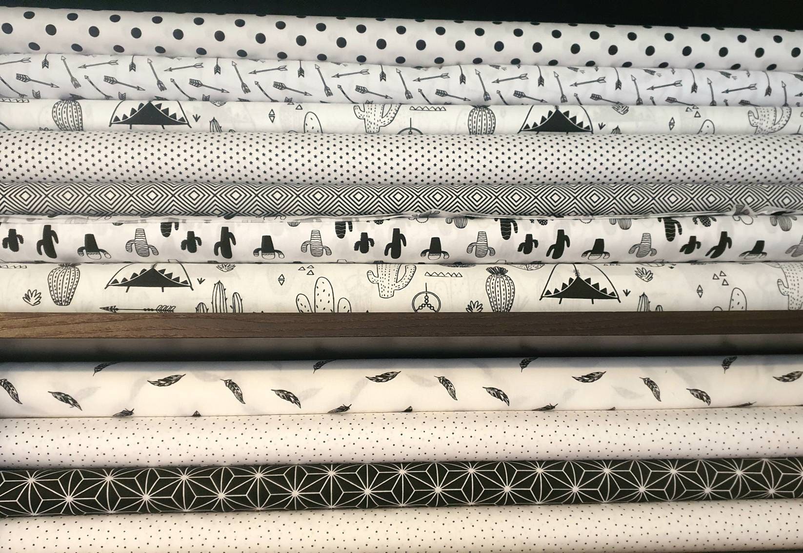 Waffelpique - praktische Betttasche - Wandutensilo - Organizer für Wickeltisch, Babybett, Laufstall  - dustymint Kakteen weiß s