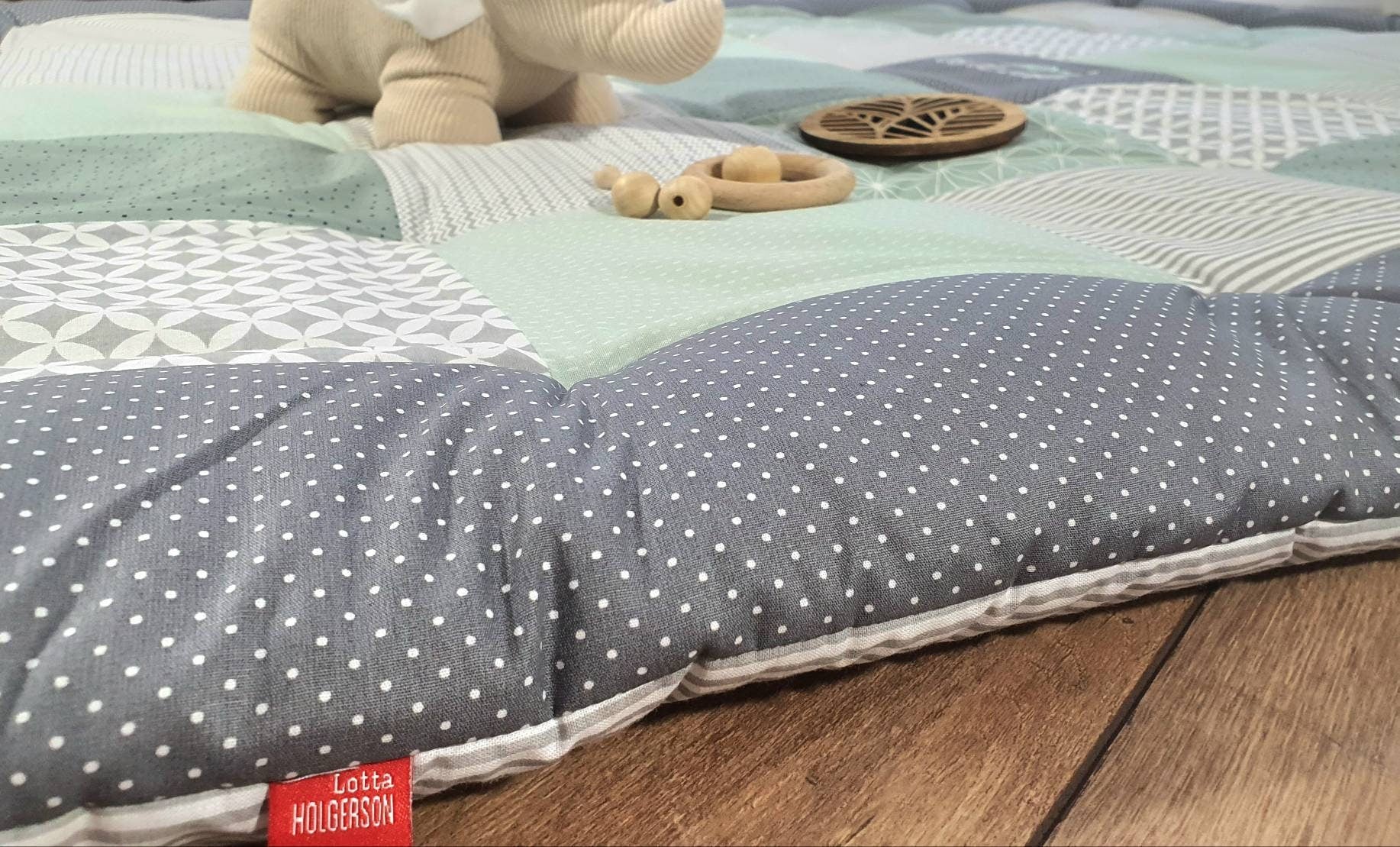 Krabbeldecke - Patchwork - Decke - Babydecke - Mint/Grau/Weiß -  mit Namensstickerei - SALBEI grün  / taupe grau