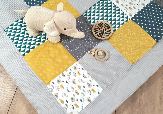 Krabbeldecke - Patchwork - Waffelstoff Decke - Babydecke -  mit Namen REGEBOGEN  petrol senf hellgrau