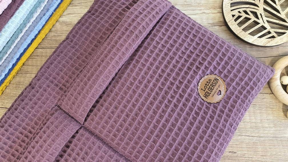 Waffelpique - praktische Betttasche - WANDUTENSILO - Organizer für Wickeltisch, Babybett, Laufgitter MAUVE beere